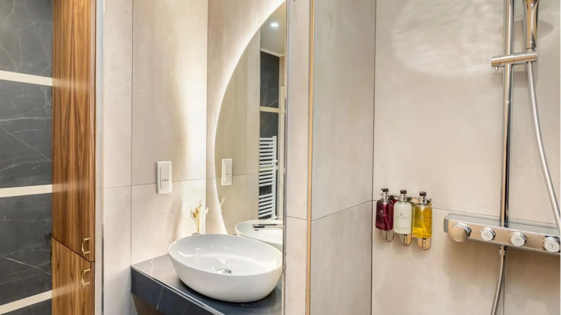 Merveil - Luxury Suite - Marais - Lenoir III Paris Frankrike